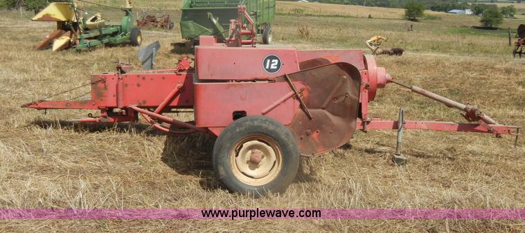 image for item D4393 Massey-Ferguson 12 small square baler