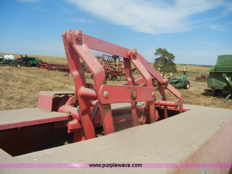 image for item D4393 Massey-Ferguson 12 small square baler