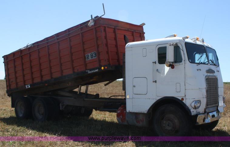 image for item D4394 1965 White Freightliner grain truck