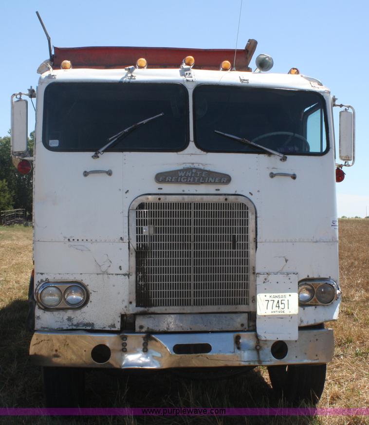 image for item D4394 1965 White Freightliner grain truck