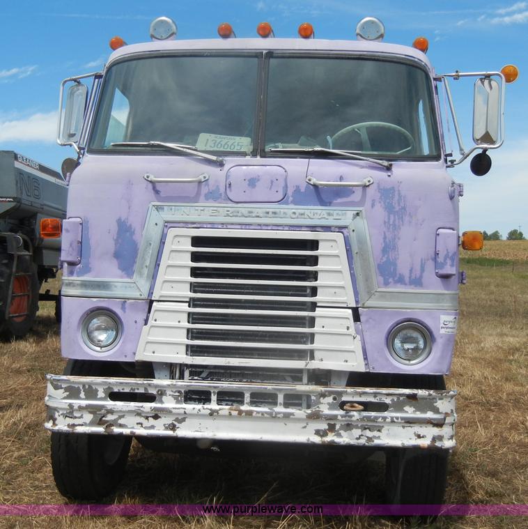 image for item D4500 1974 Transtar International semi truck
