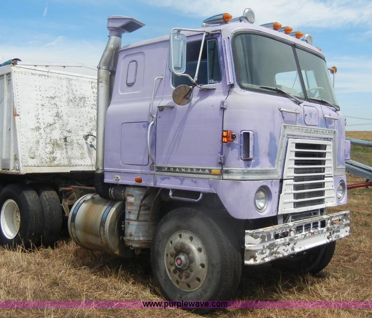 image for item D4500 1974 Transtar International semi truck