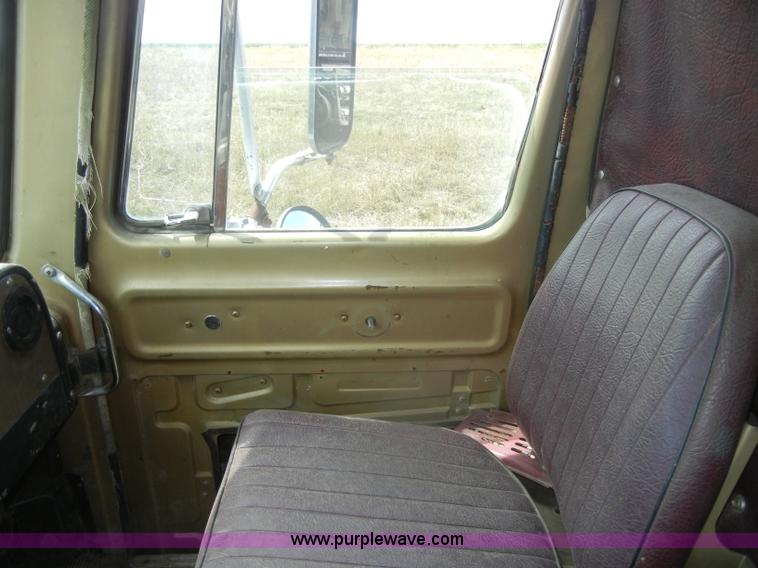 image for item D4500 1974 Transtar International semi truck