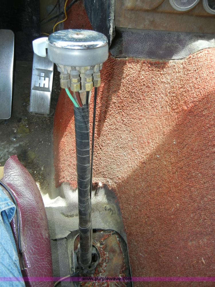 image for item D4500 1974 Transtar International semi truck