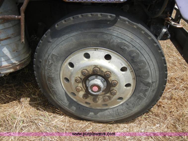 image for item D4500 1974 Transtar International semi truck