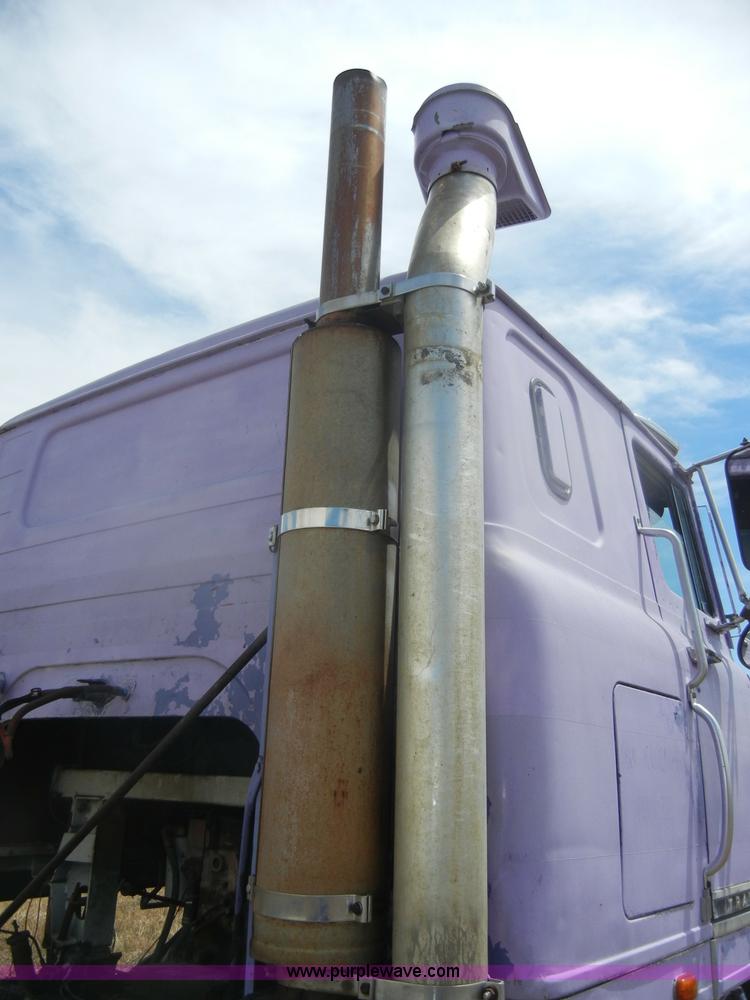 image for item D4500 1974 Transtar International semi truck