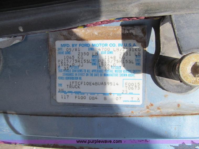 image for item A8436 1981 Ford F250 pickup truck