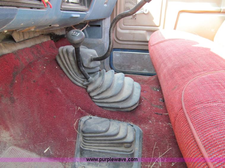 image for item A8436 1981 Ford F250 pickup truck