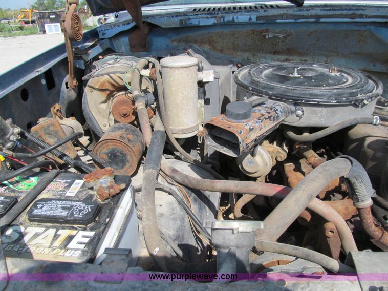 image for item A8436 1981 Ford F250 pickup truck