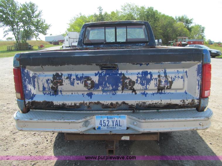 image for item A8436 1981 Ford F250 pickup truck