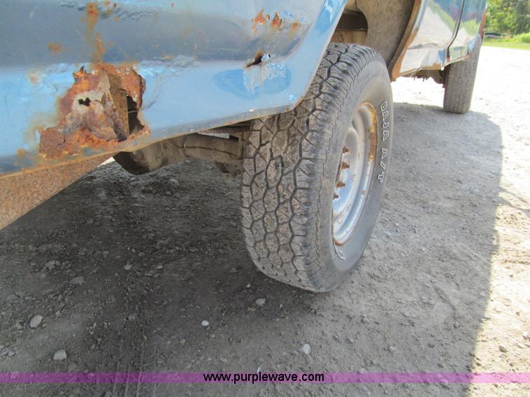 image for item A8436 1981 Ford F250 pickup truck