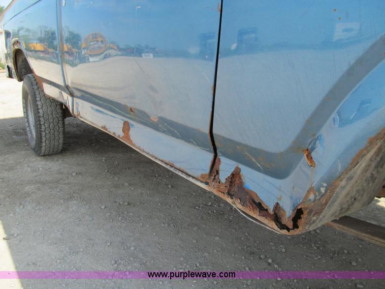 image for item A8436 1981 Ford F250 pickup truck