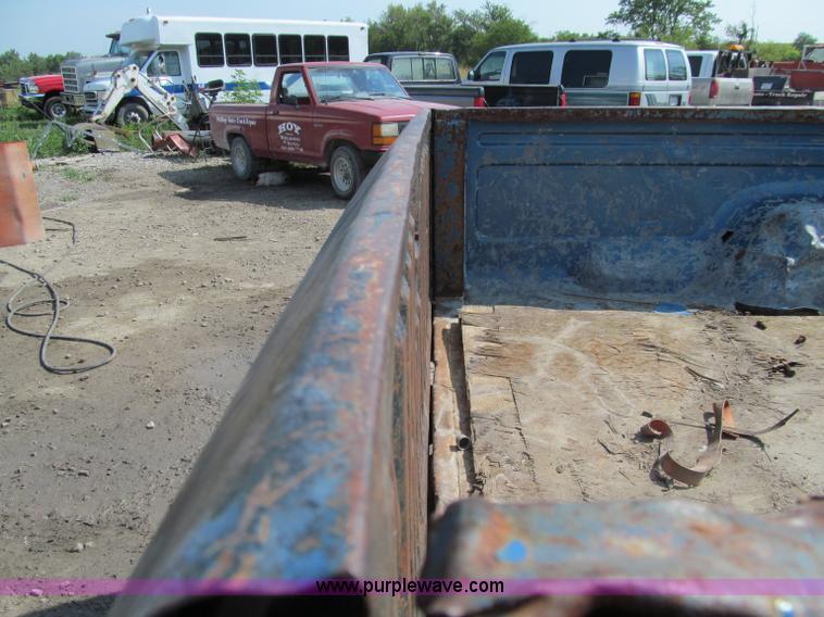 image for item A8436 1981 Ford F250 pickup truck