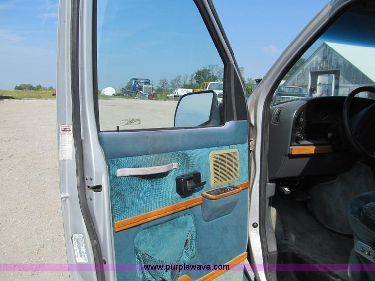 image for item A8439 1993 Ford E150 Econoline conversion van