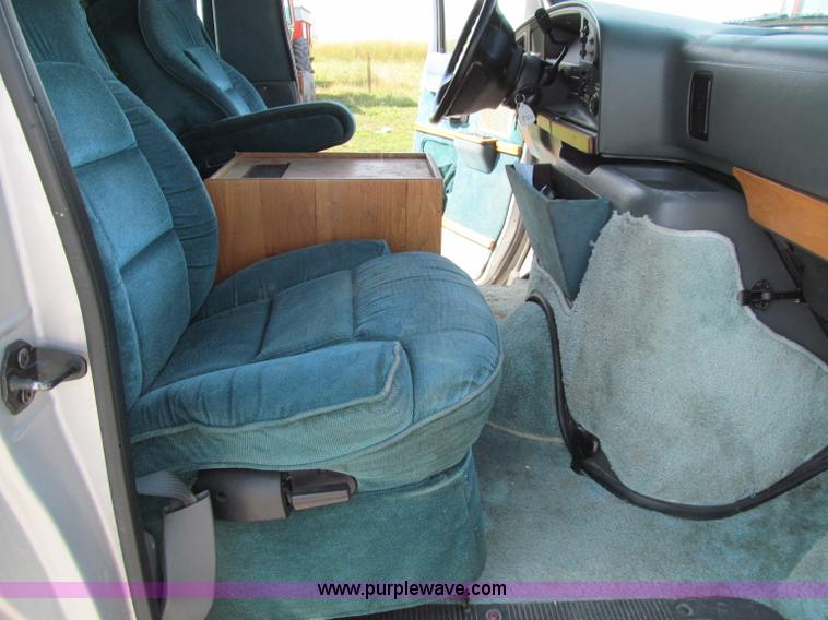image for item A8439 1993 Ford E150 Econoline conversion van