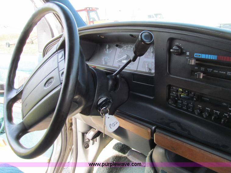 image for item A8439 1993 Ford E150 Econoline conversion van
