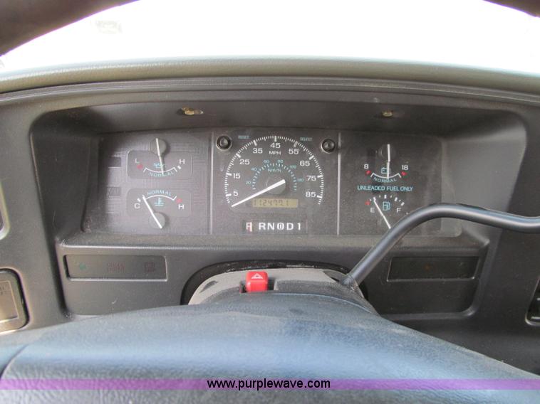 image for item A8439 1993 Ford E150 Econoline conversion van