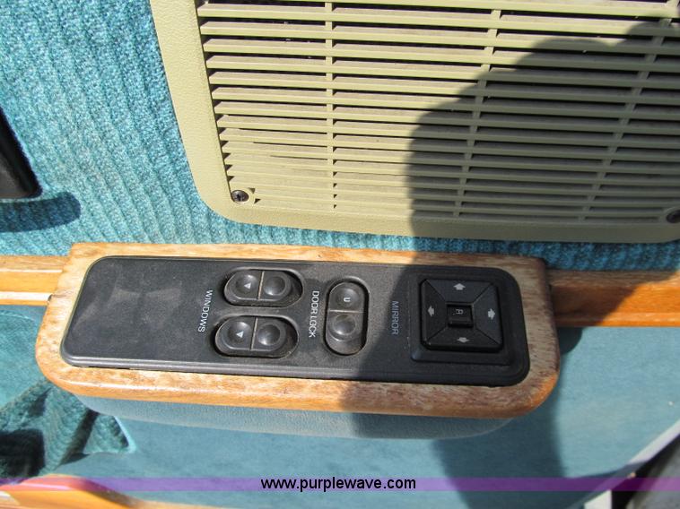 image for item A8439 1993 Ford E150 Econoline conversion van