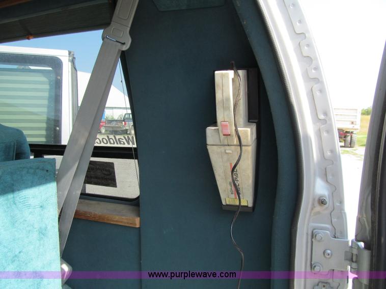 image for item A8439 1993 Ford E150 Econoline conversion van