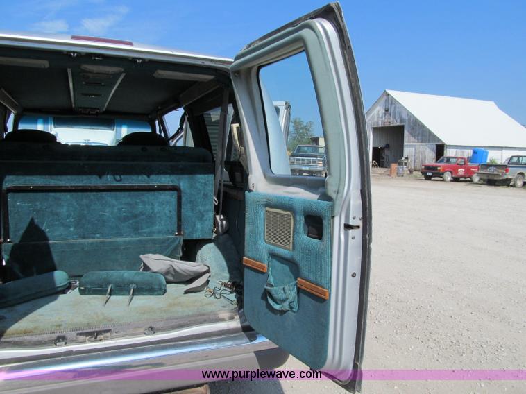 image for item A8439 1993 Ford E150 Econoline conversion van