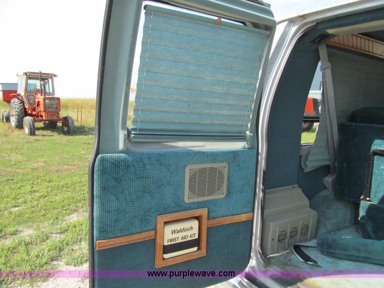 image for item A8439 1993 Ford E150 Econoline conversion van