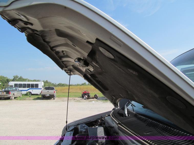 image for item A8439 1993 Ford E150 Econoline conversion van