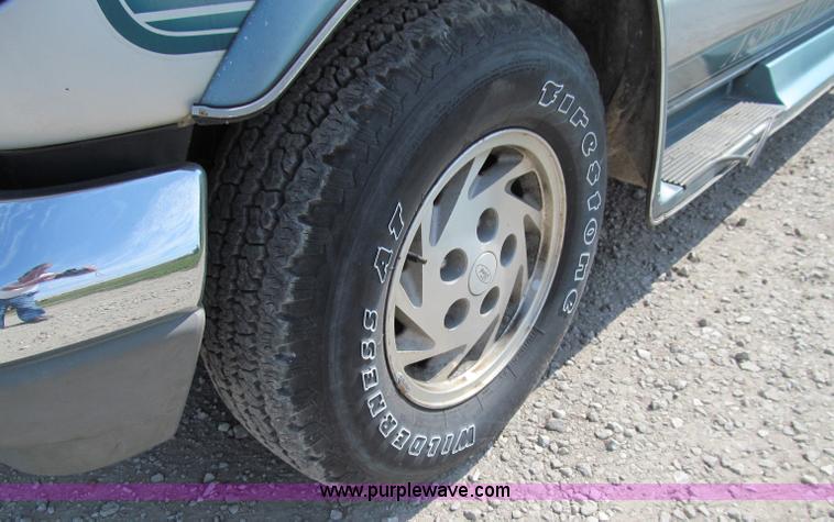 image for item A8439 1993 Ford E150 Econoline conversion van