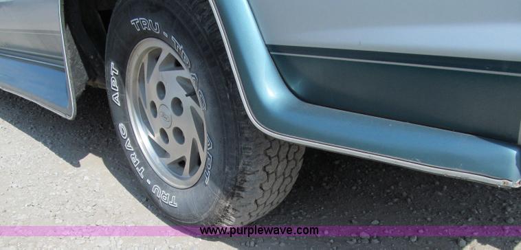 image for item A8439 1993 Ford E150 Econoline conversion van