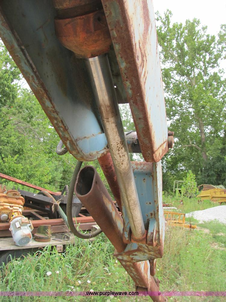 image for item B2780 1966 Hiab truck mount knuckle boom