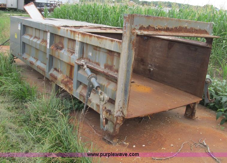 image for item B2782 2002 Wastequip 445HD trash compactor with power unit