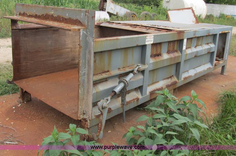 image for item B2782 2002 Wastequip 445HD trash compactor with power unit