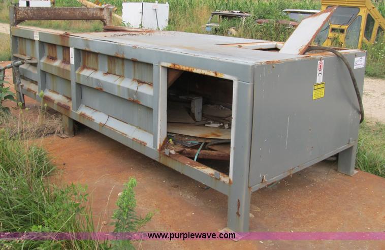 image for item B2782 2002 Wastequip 445HD trash compactor with power unit