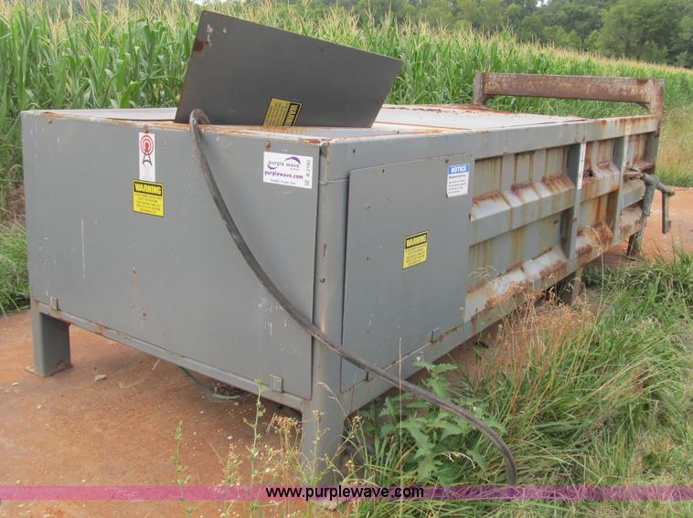 image for item B2782 2002 Wastequip 445HD trash compactor with power unit