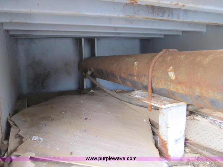 image for item B2782 2002 Wastequip 445HD trash compactor with power unit