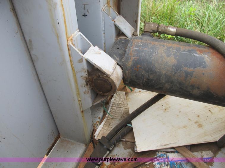 image for item B2782 2002 Wastequip 445HD trash compactor with power unit