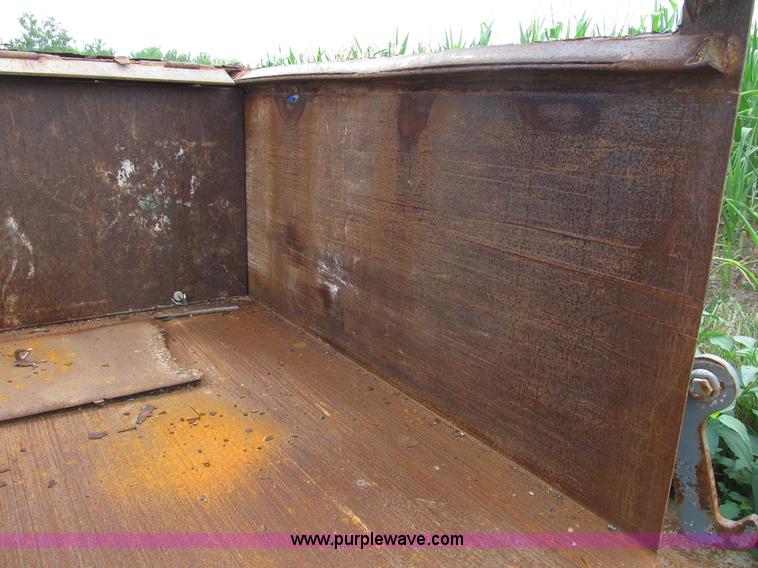 image for item B2782 2002 Wastequip 445HD trash compactor with power unit