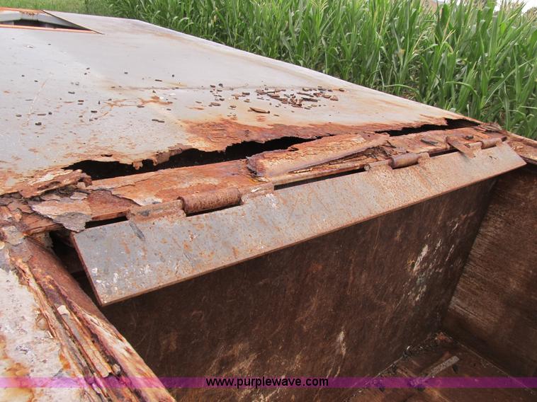 image for item B2782 2002 Wastequip 445HD trash compactor with power unit