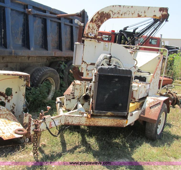 image for item B2784 Vermeer BC1230 chipper