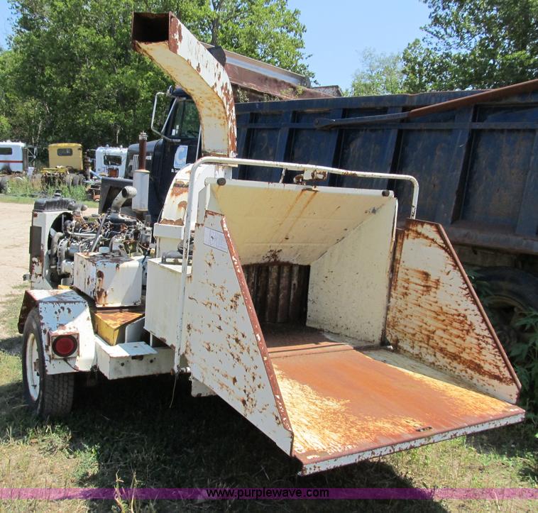 image for item B2784 Vermeer BC1230 chipper