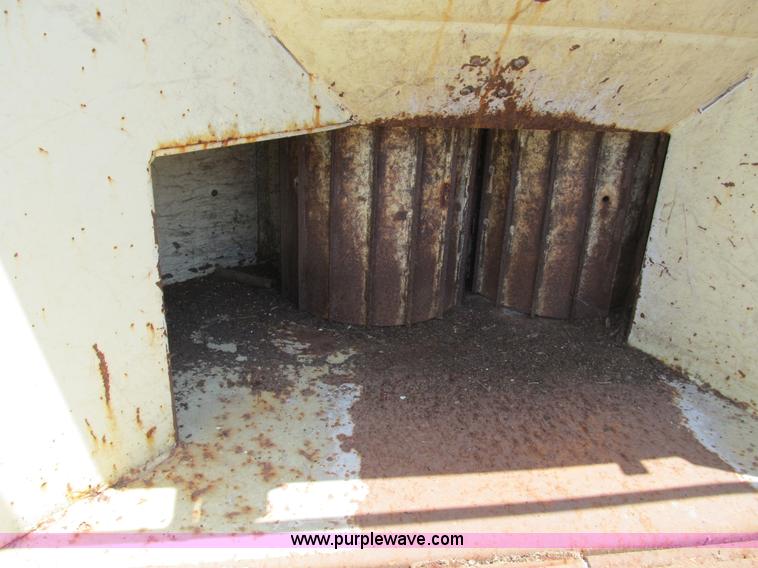 image for item B2784 Vermeer BC1230 chipper