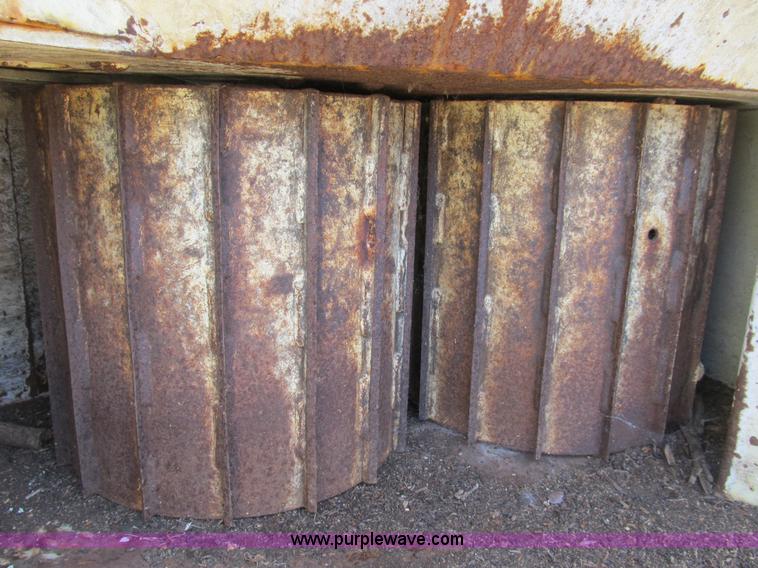 image for item B2784 Vermeer BC1230 chipper