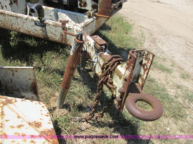 image for item B2784 Vermeer BC1230 chipper