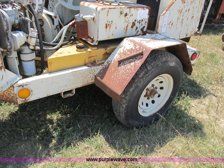 image for item B2784 Vermeer BC1230 chipper