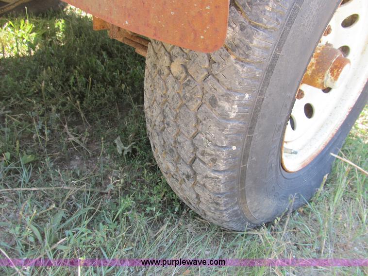 image for item B2784 Vermeer BC1230 chipper