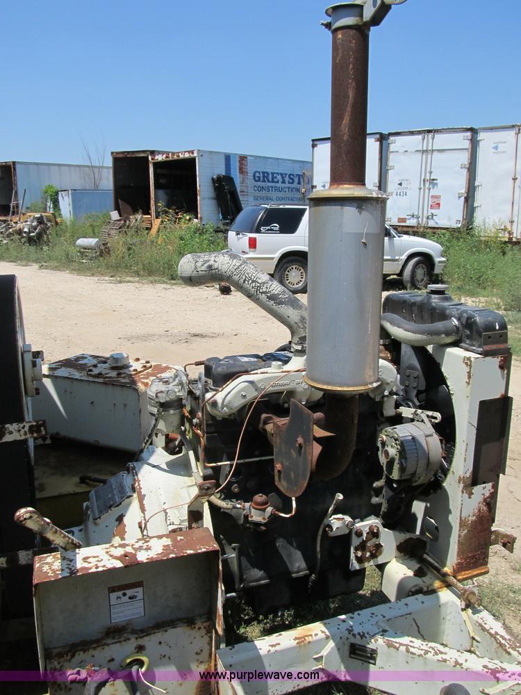 image for item B2784 Vermeer BC1230 chipper