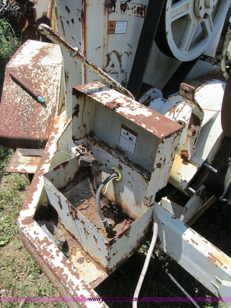 image for item B2784 Vermeer BC1230 chipper