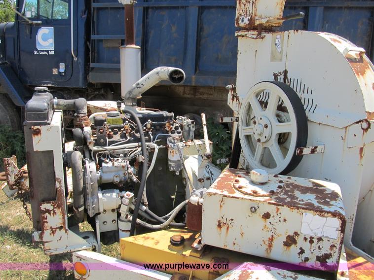 image for item B2784 Vermeer BC1230 chipper