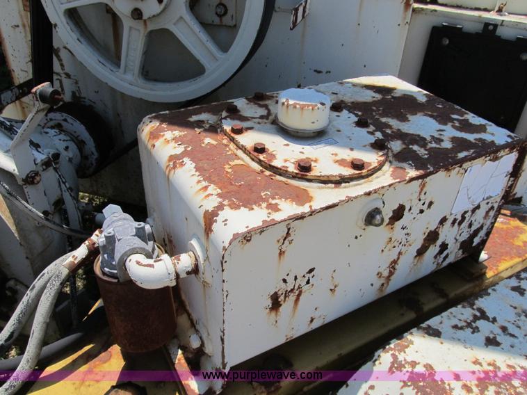 image for item B2784 Vermeer BC1230 chipper