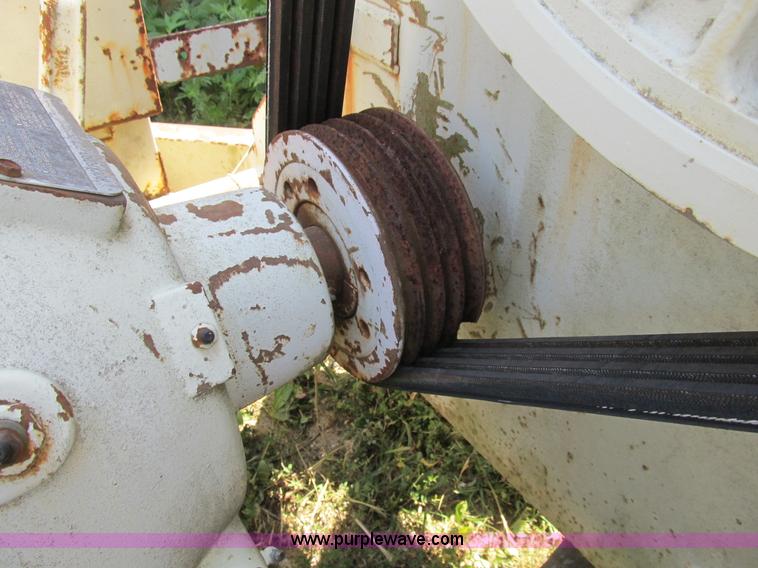 image for item B2784 Vermeer BC1230 chipper