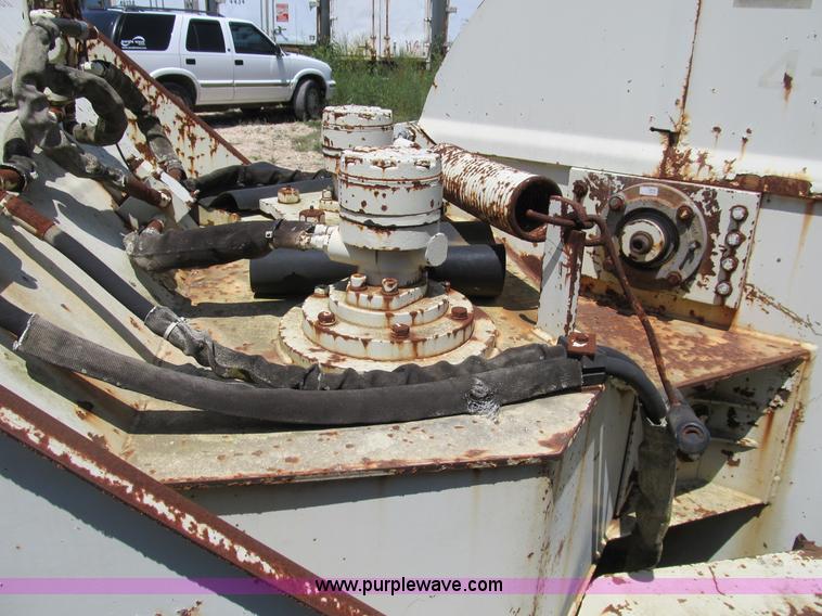 image for item B2784 Vermeer BC1230 chipper